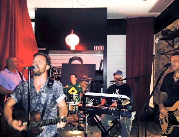 Badaboom, cover band in Brisbane, photo 2