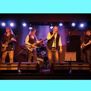 RetroJet, cover band in Brisbane, photo 2