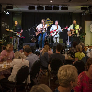 Roundabouts, cover band in Brisbane, photo 2