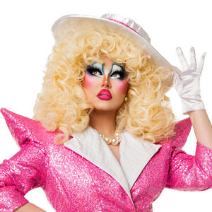 Dolly Kicks, drag in Brisbane, photo 2
