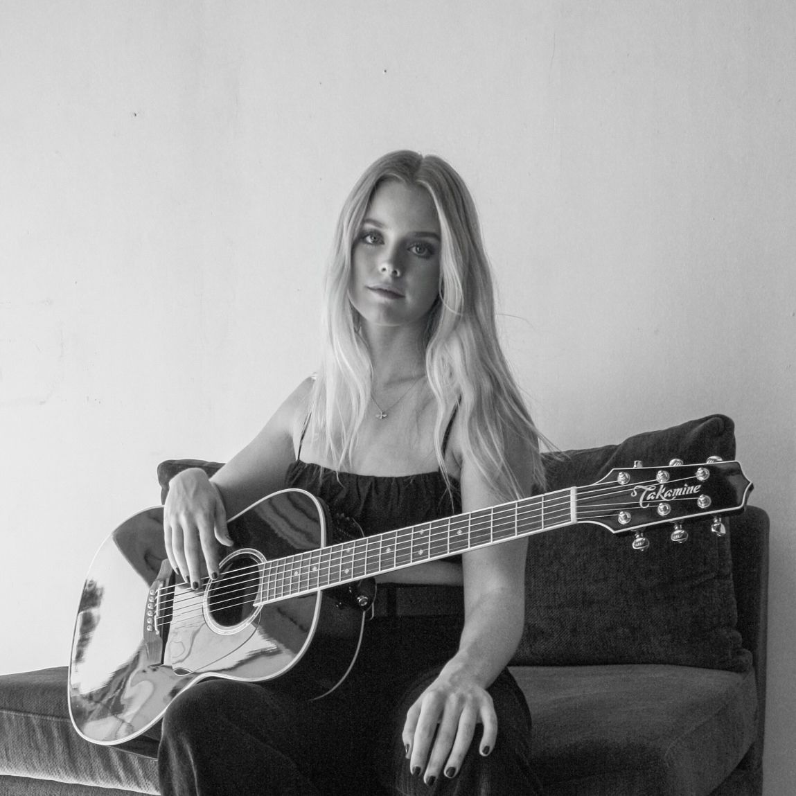 Ella Jones, singer in Brisbane