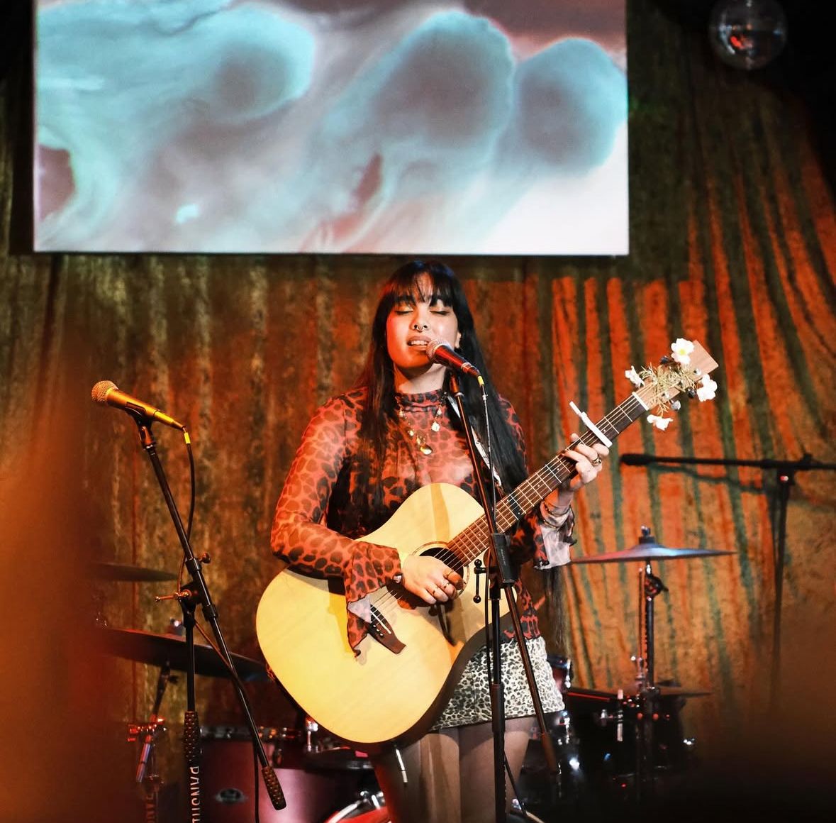 EMMARA, guitarist in Brisbane