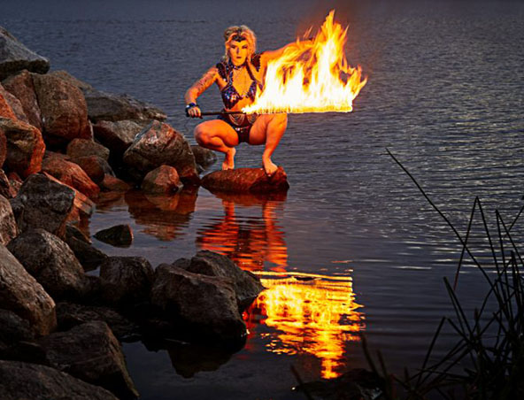 Gemma, fire dancer in Brisbane, photo 2
