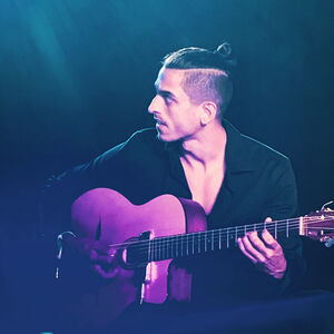 Rodrigo Santiago, guitarist in Brisbane, photo 2