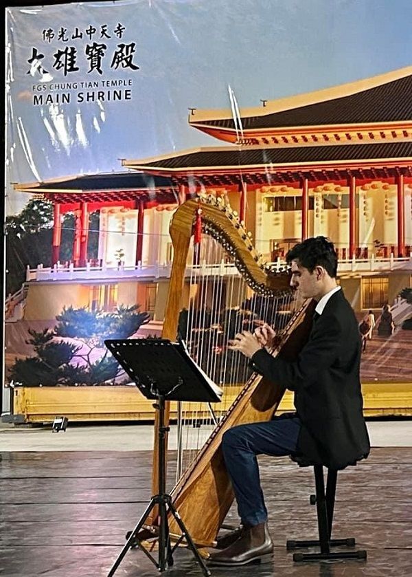 Harpist John, harp player in Brisbane, photo 3