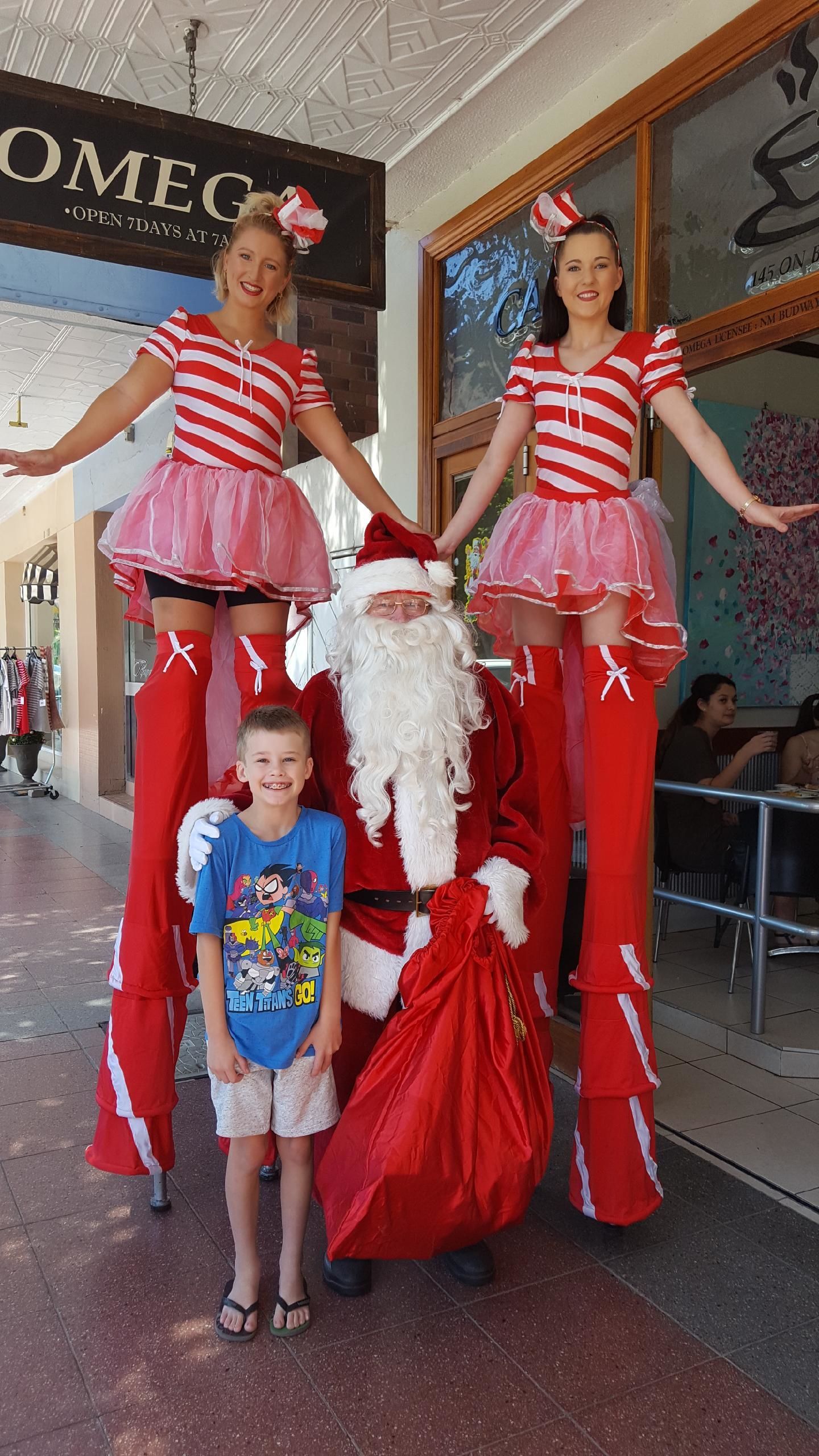 Santa's Coming to Town, holiday costume character in Brisbane, photo 2