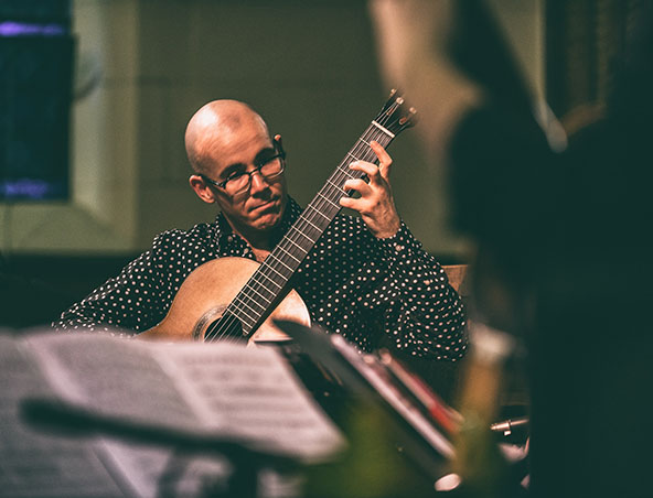 Duncan Gardiner, instrumental guitar player in Brisbane, photo 2