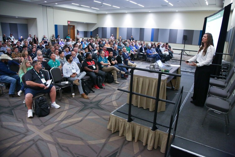The Global Human Value Disruptor, business speaker in Brisbane, photo 3