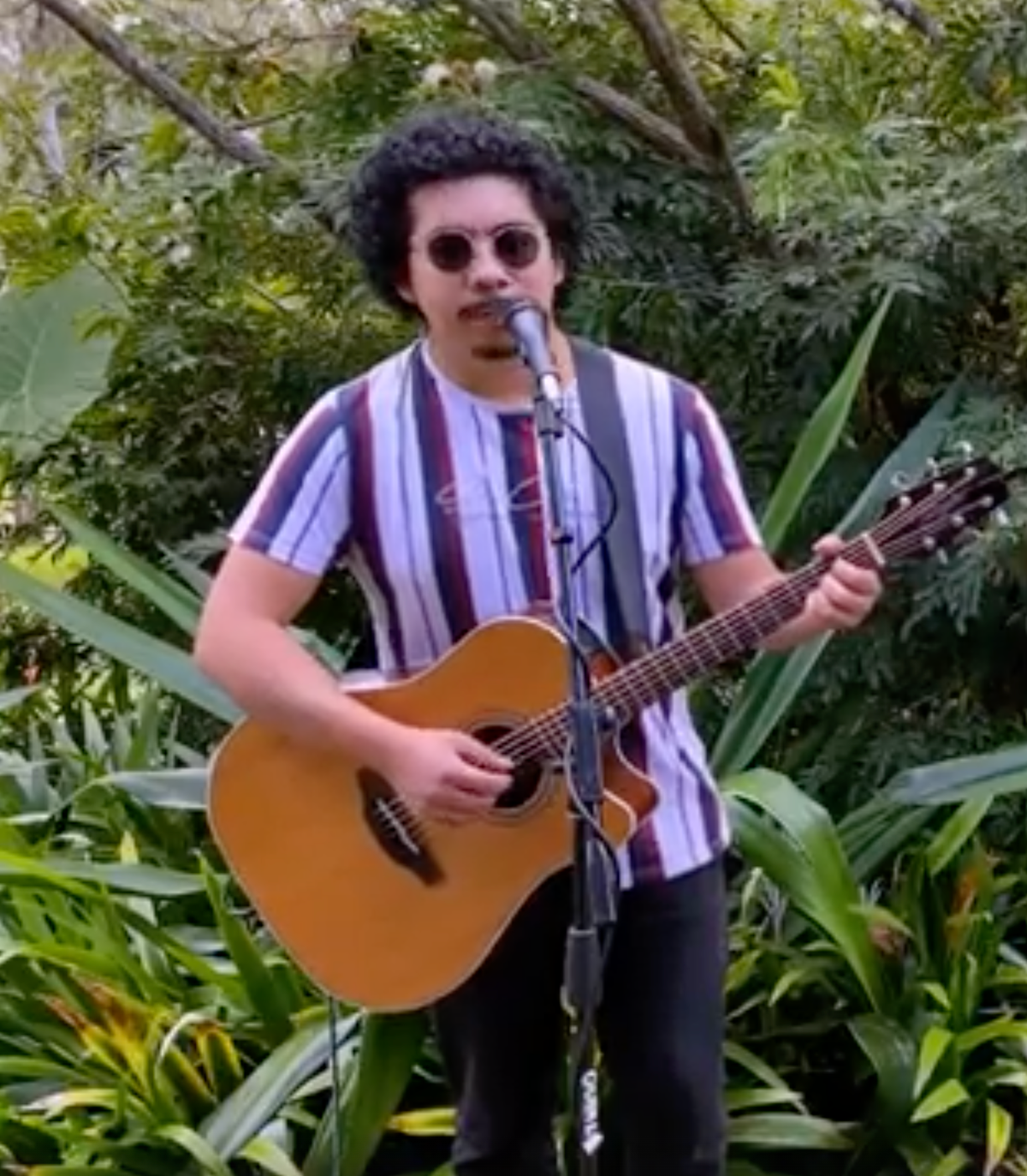 Leo Jaimes, singer in Brisbane