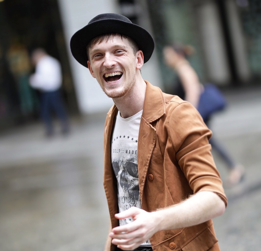 Aaron Thomas, magician in Brisbane