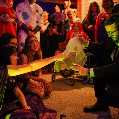Alexander Lamb Magic, magician in Brisbane, photo 2