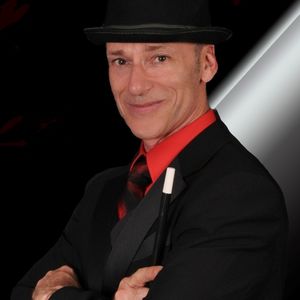 Glen Rhodes, magician in Brisbane, photo 2