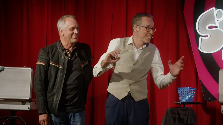 Paul Andrews, magician in Brisbane, photo 3