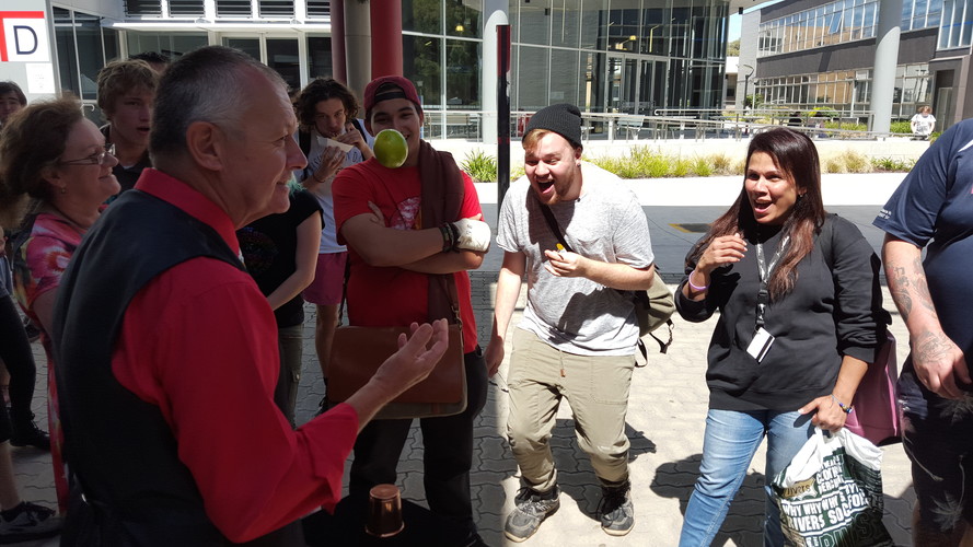 Steve Giles, magician in Brisbane, photo 3