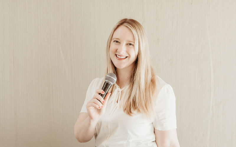 Erin Harrington, mc-master of ceremonies in Brisbane, photo 3