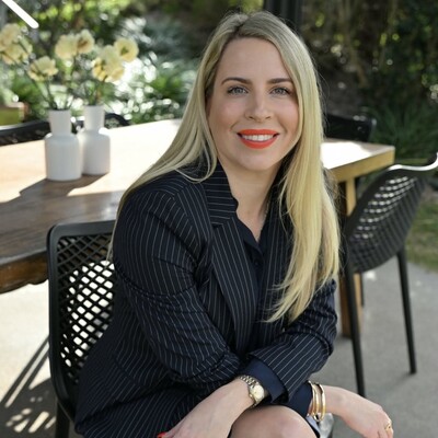 Olympia Kwitowski, mc-master of ceremonies in Brisbane, photo 2