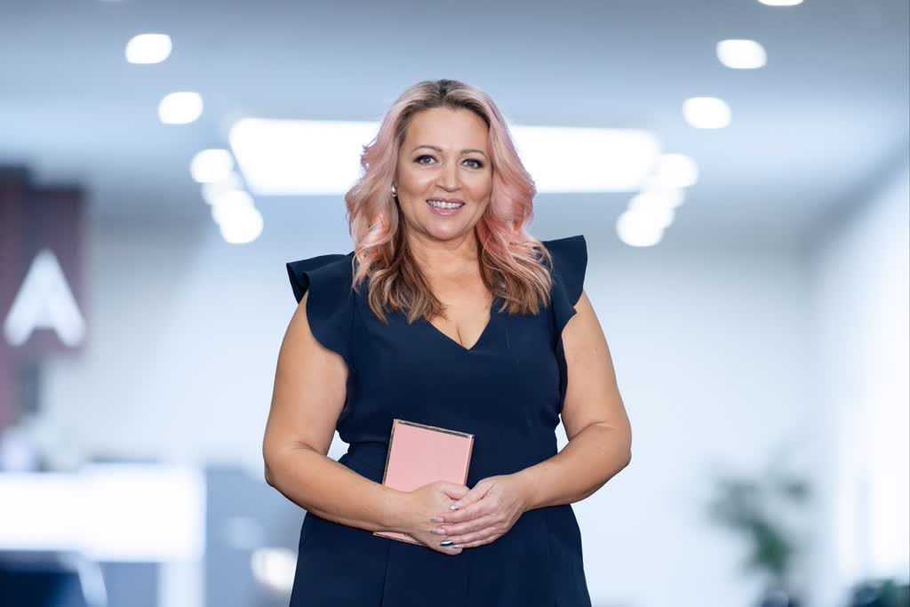 Queen Bee, mc-master of ceremonies in Brisbane