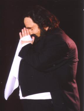 Luciano Pavlova, musical comedian in Brisbane, photo 2