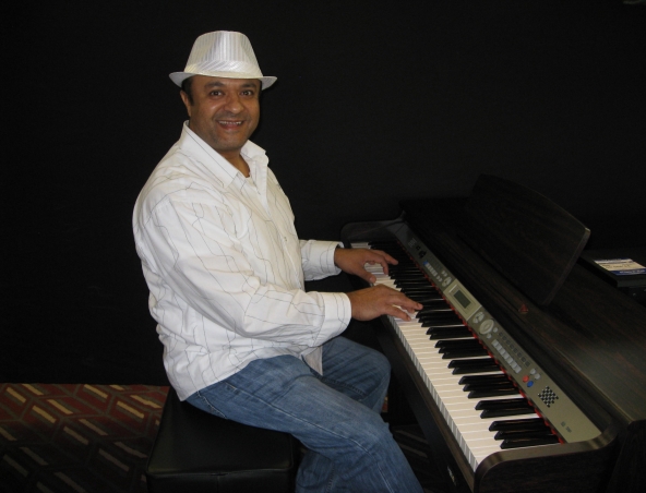 Brisbane Instrumental Piano Player B, pianist in Brisbane