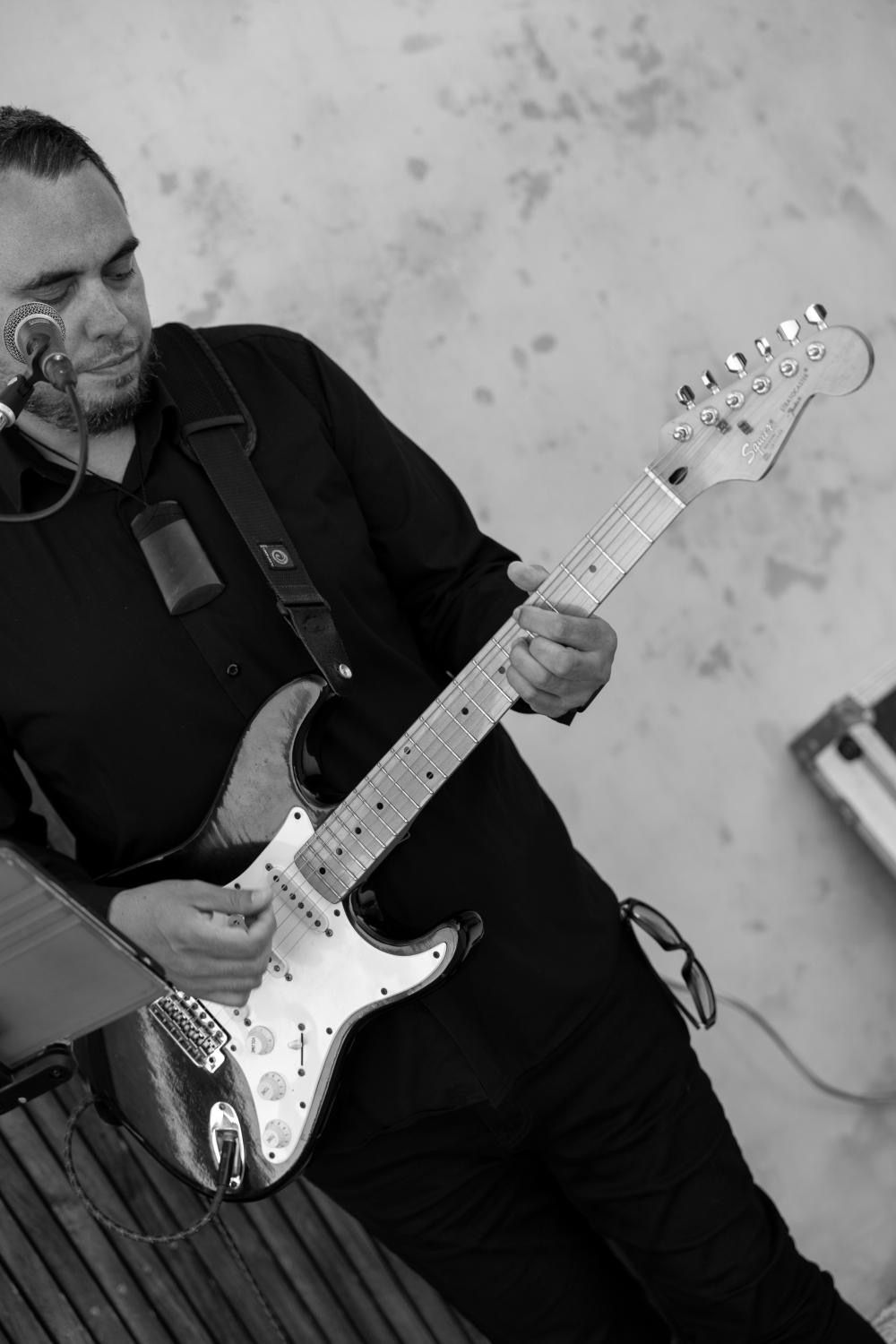 Russ Walker, singer in Brisbane