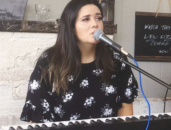 Hannah, singer in Brisbane, photo 3
