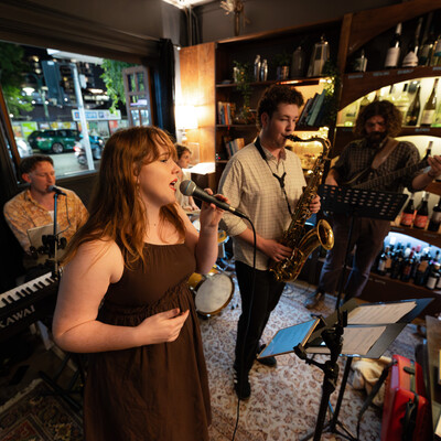 Mel Clarke & Co., singer in Brisbane, photo 2