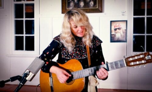 Jackie Marshall, singer-songwriter in Brisbane