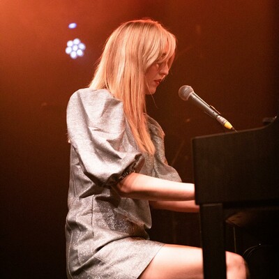 Holly Terrens, pianist and singer solo in Brisbane, photo 2
