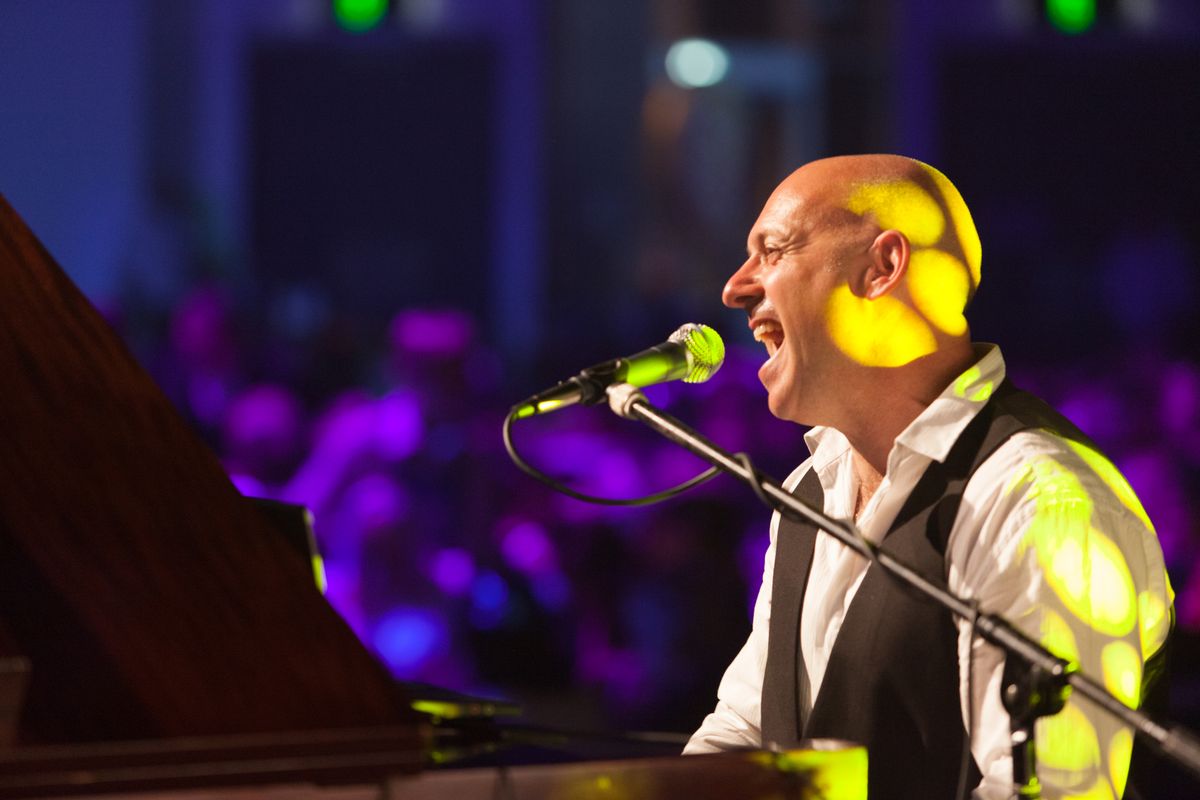 Steve Michael, singer in Brisbane