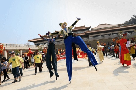 Jack And Jack, stilt walker in Brisbane