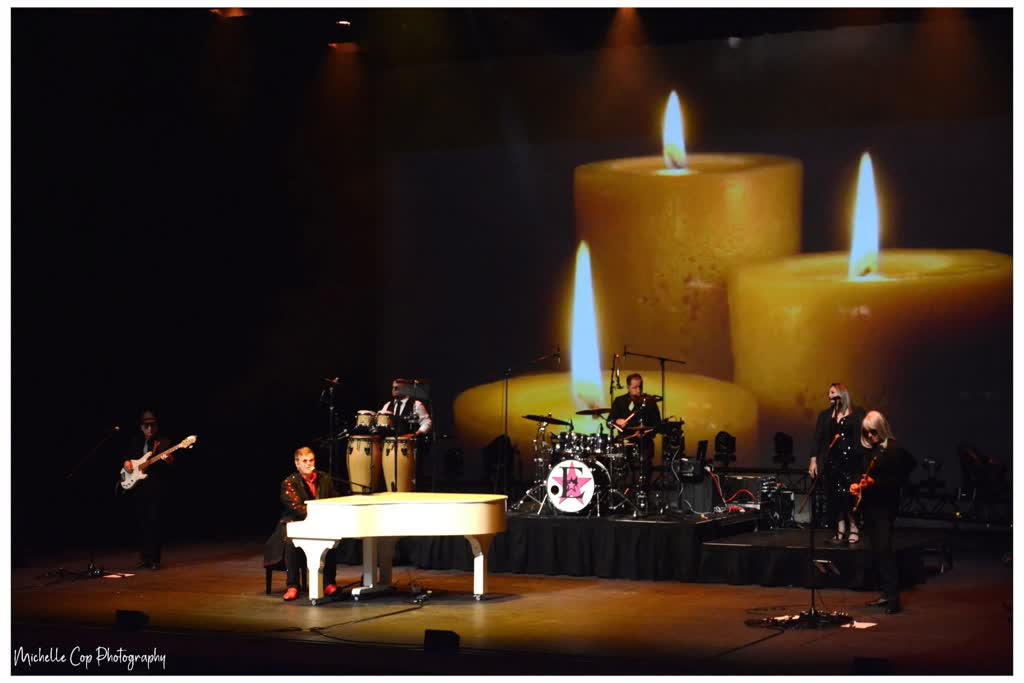 Elton John Experience, tribute show in Brisbane, photo 3
