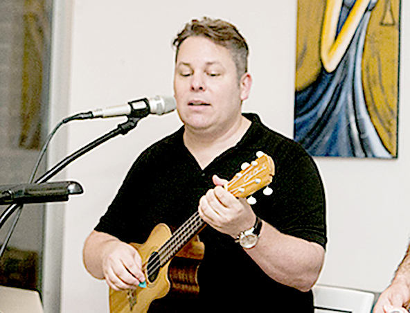 Brisbane Ukulele Player, live in Brisbane