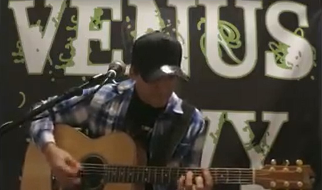 Michael Geeves Acoustic's DJ and Band, wedding band in Brisbane, photo 3