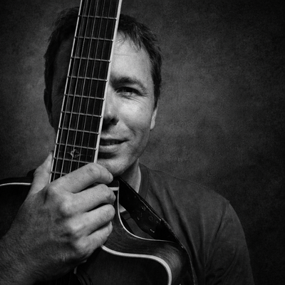 Mike Branch, singer-songwriter in Bundaberg Central, photo 2