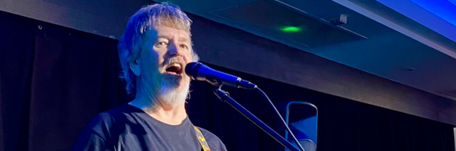 The Other Bloke, singer in Bundaberg Central, photo 3