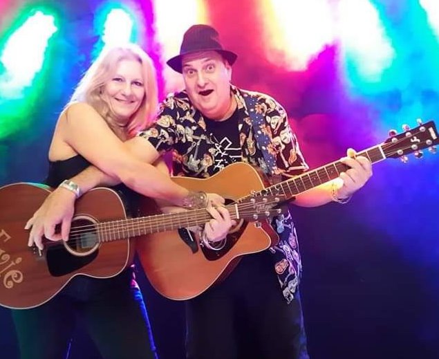 2EZ, musical duo in Bundaberg Central