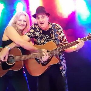 2EZ, musical duo in Bundaberg Central, photo 2