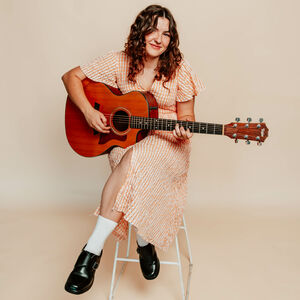 Maisy Taylor, singer-songwriter in Byron Bay, photo 2