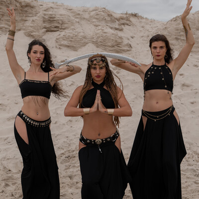 Serpent Sisters, belly dancer in Byron Bay, photo 2