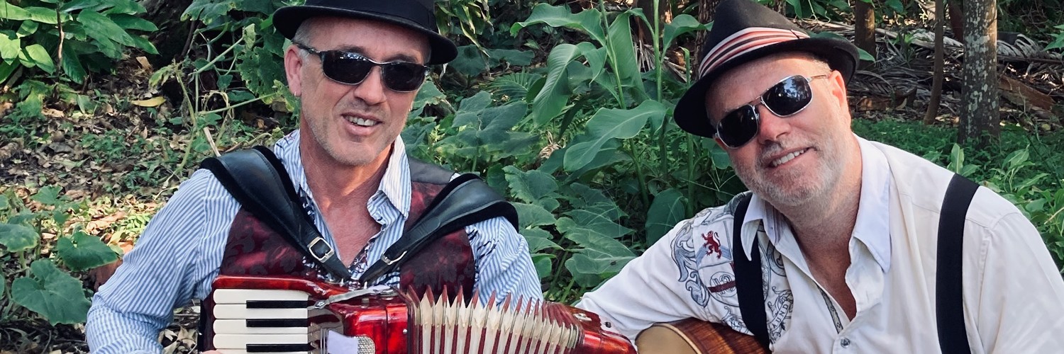 The Bald Brothers, musical duo in Byron Bay, photo 2