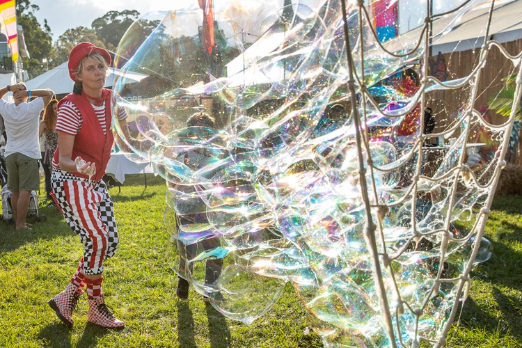 Shorty Brown, children's magician in Byron Bay, photo 3