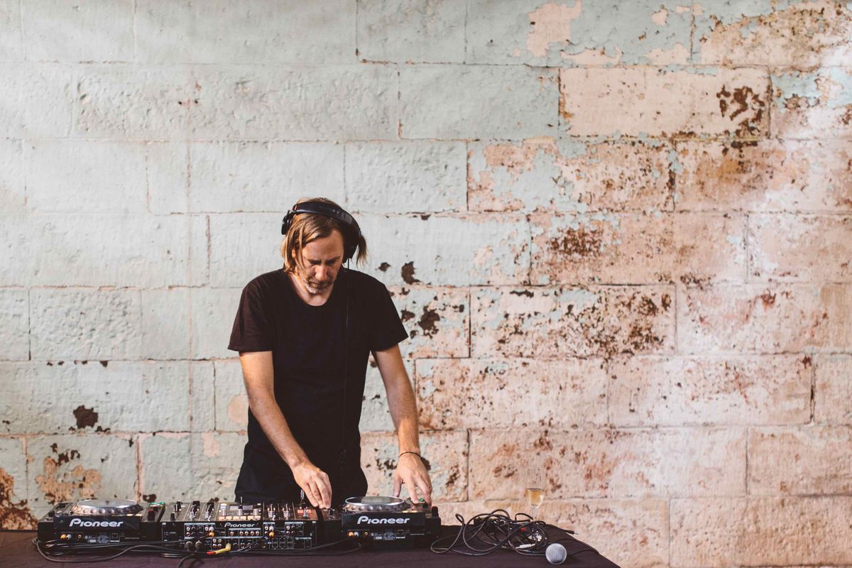 Phil Smart, dj in Byron Bay