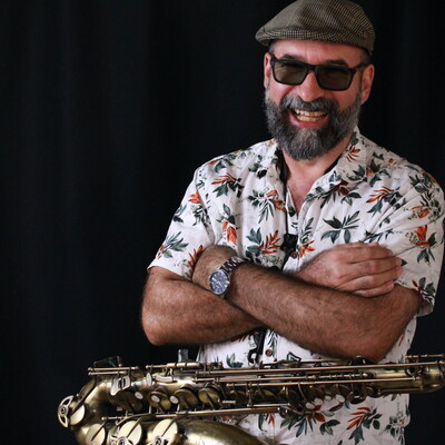 Alfredo Lopes, saxophone player in Byron Bay, photo 2