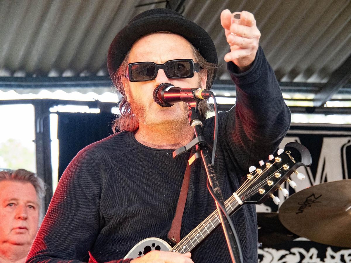 Stephen Lovelight, singer-songwriter in Byron Bay