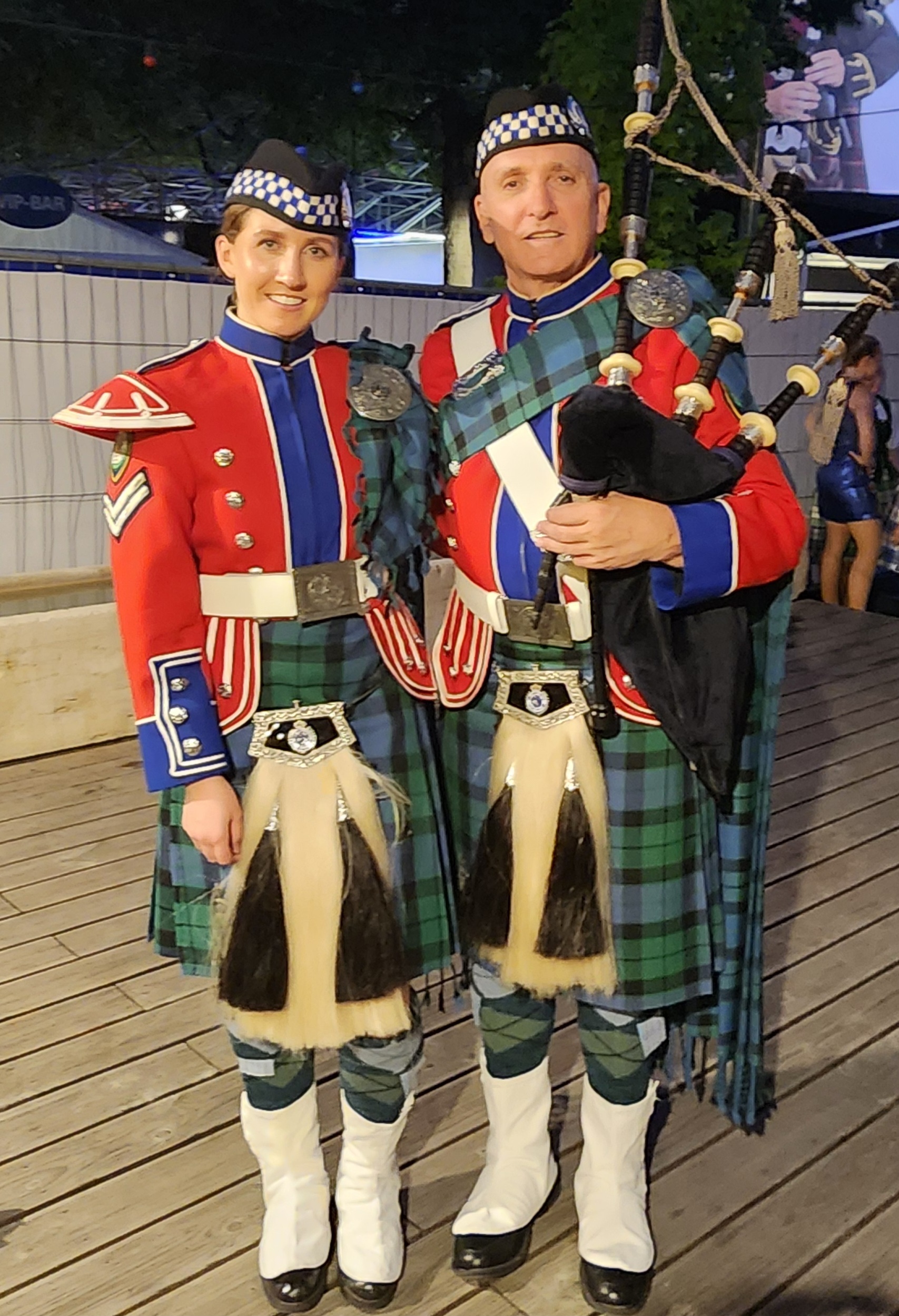 Bagpiper of Distinction, live in Cairns
