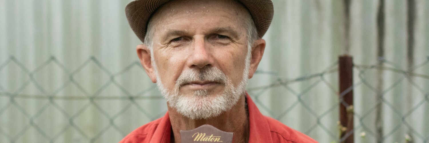 Pete 'Two Dogs' McDonald, singer in Cairns, photo 3