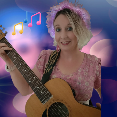Lauren Butler, folk singer in Cairns, photo 2