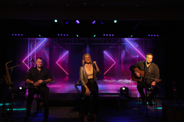 3's A Crowd, musical duo in Cairns, photo 3