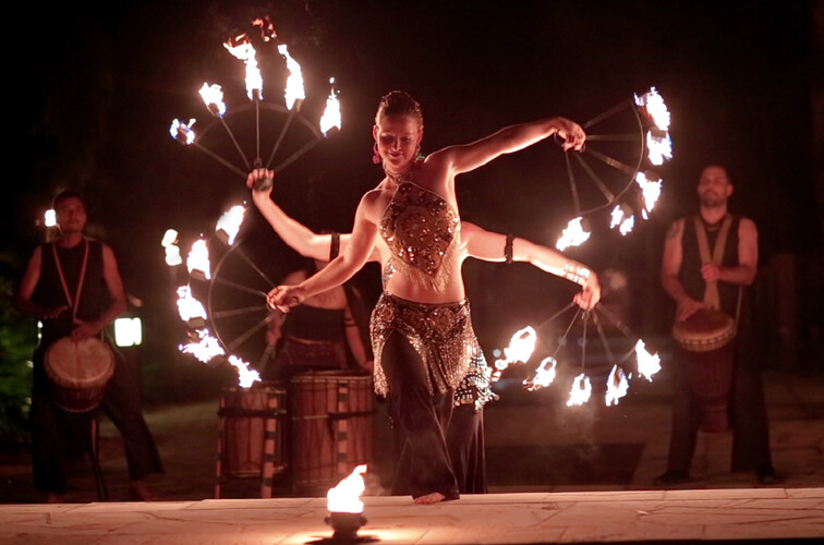 Pyrotechnique, fire performer in Cairns, photo 3