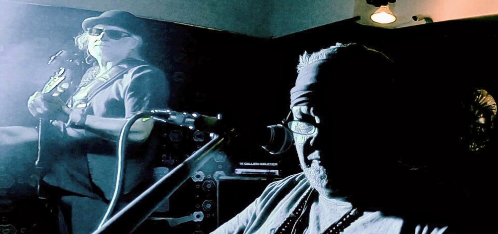 Medicineman, blues band in Cairns North, photo 3